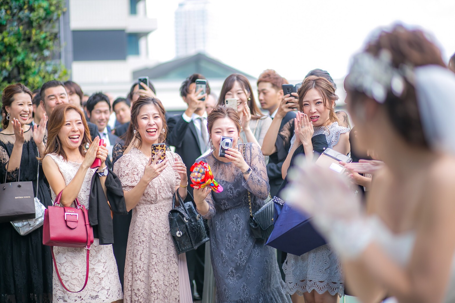 両親やゲストの愛を感じながら＊*笑顔弾ける挙式を大公開♡ | 美花嫁図鑑 farny(ファーニー)｜お洒落で可愛い花嫁レポが満載！byプラコレ