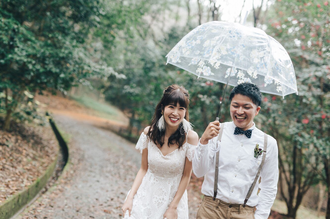 雨の結婚式は縁起が良い 雨の日の結婚式とフォトをまとめました 美花嫁図鑑 Farny ファーニー お洒落で可愛い花嫁レポが満載 Byプラコレ