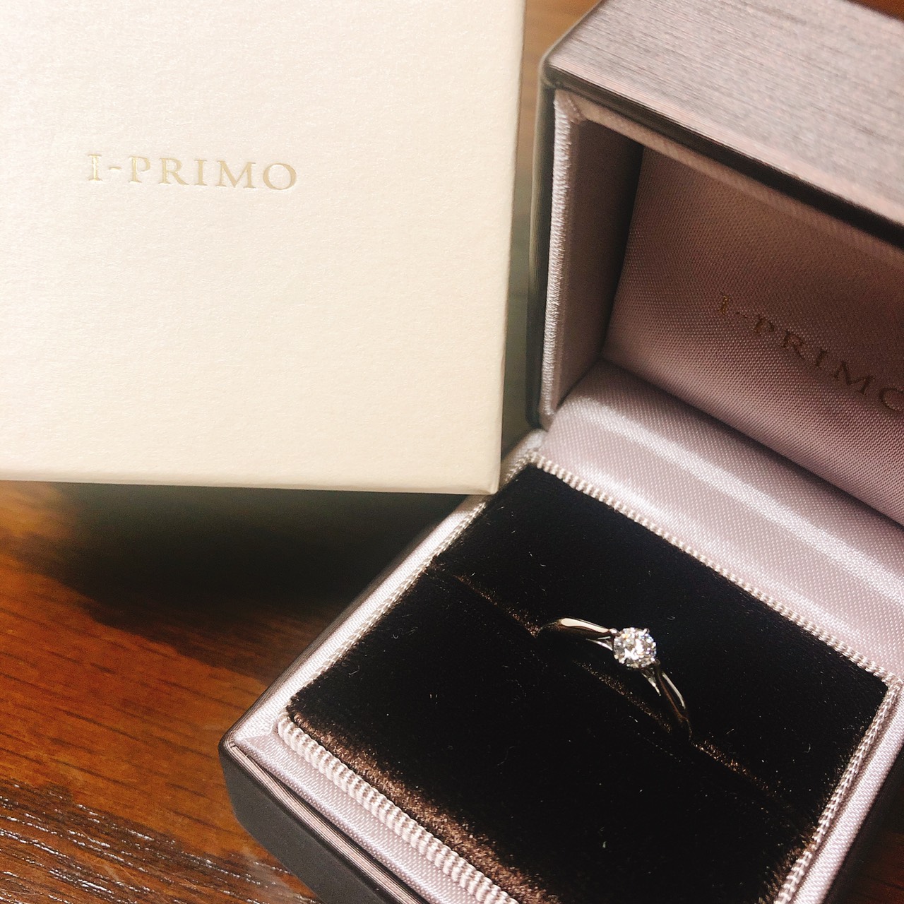 I Primo の婚約 結婚指輪は重ね付けにぴったりなデザインを スパイラルカットにもこだわりました 美花嫁図鑑 Farny ファーニー お洒落で可愛い花嫁レポが満載 Byプラコレ