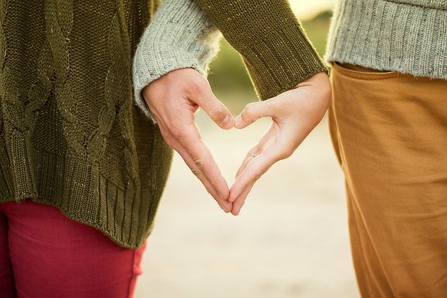 結婚式の最後に流すエンドロールのbgmは何がよい 洋楽 邦楽で選ぶおすすめの曲 美花嫁図鑑 Farny ファーニー お洒落で可愛い花嫁レポが満載 Byプラコレ