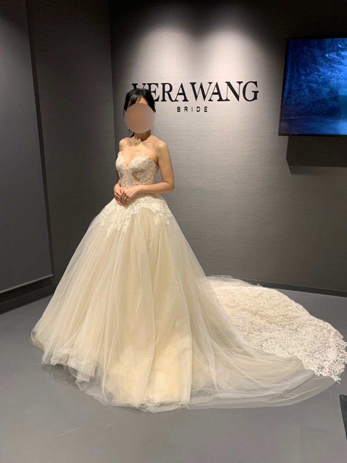 100％本物保証！ ＊VERA - WANG BRIDE＊ 年末のプロモーション特価