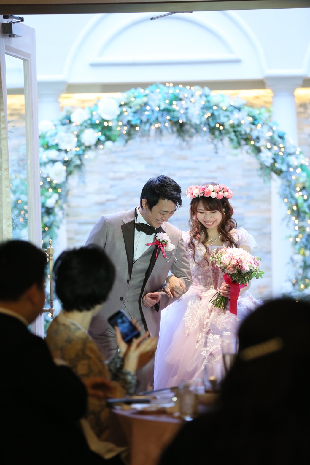 笑顔 感謝 ようこそ がテーマの結婚式 笑顔と感謝に溢れたレポをご紹介 美花嫁図鑑 Farny ファーニー お洒落で可愛い花嫁レポが満載 Byプラコレ