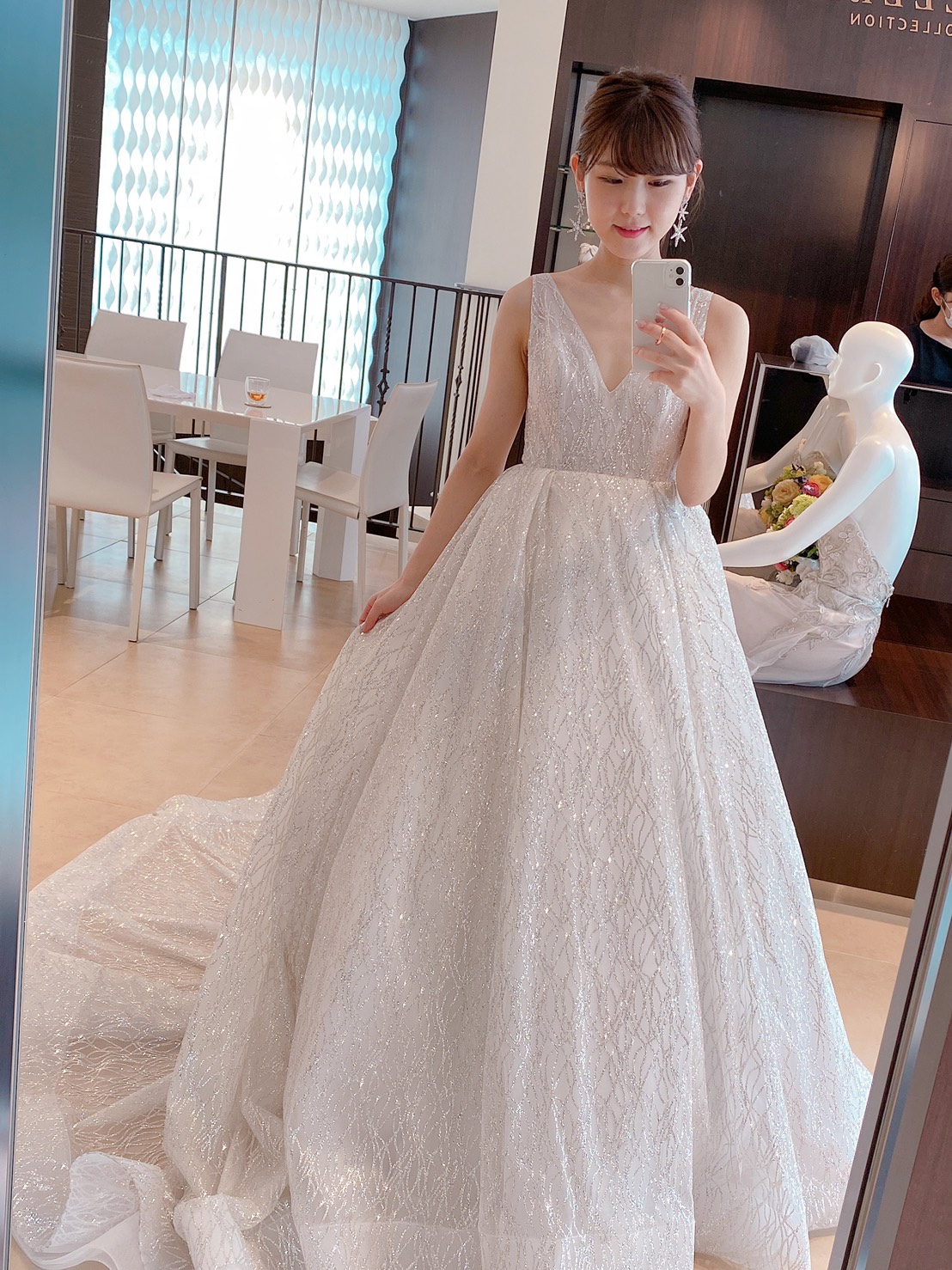 シンプルでおしゃれ 値下げ中 韓国風グリッターウェディングドレス